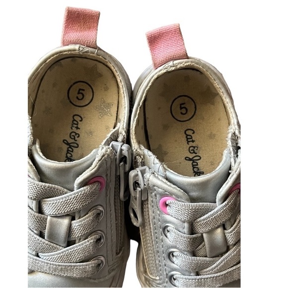 ❗️SOLD❗️Cat & Jack• Silver Zip-Up Sneakers - Picture 3 of 10